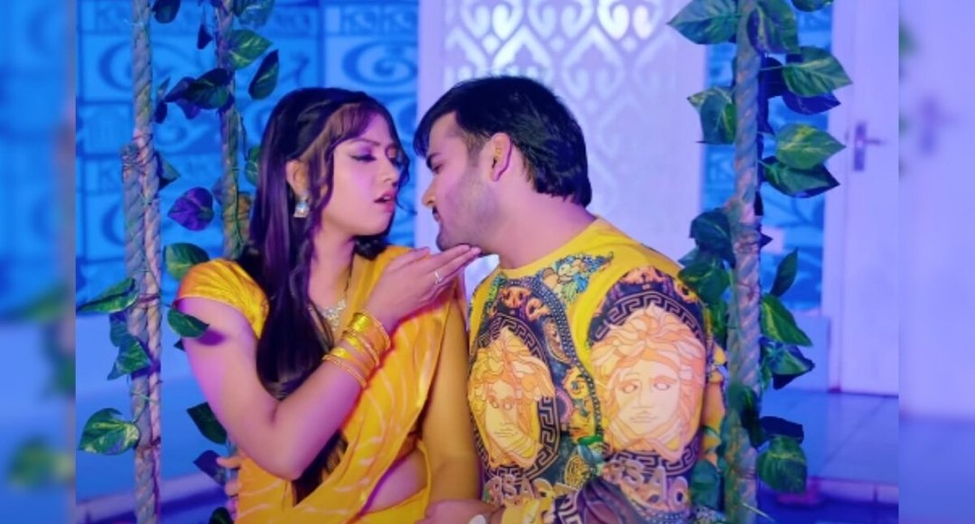 Amrapali Dubey and Arvind Akela Kallu's New Song Toote Deh Raat Raat Bhar is Winning Hearts