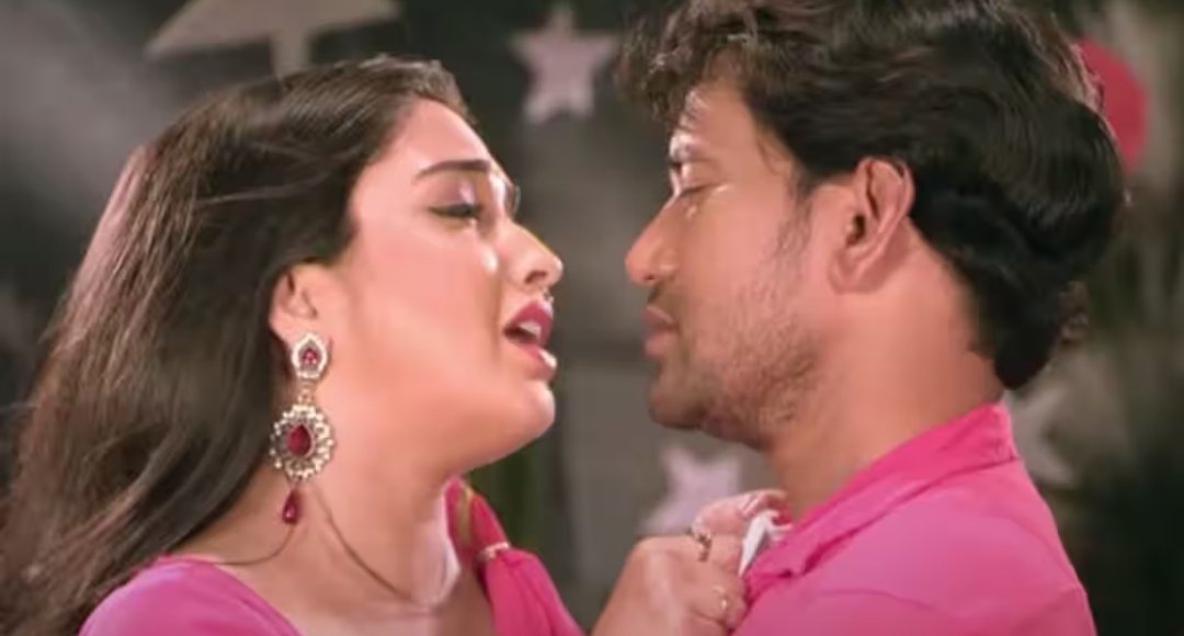 Nirahua and Amrapali Dubey's Magical Romance in Aawa Likh Di Jinigia Tohre Naam Goes Viral Again