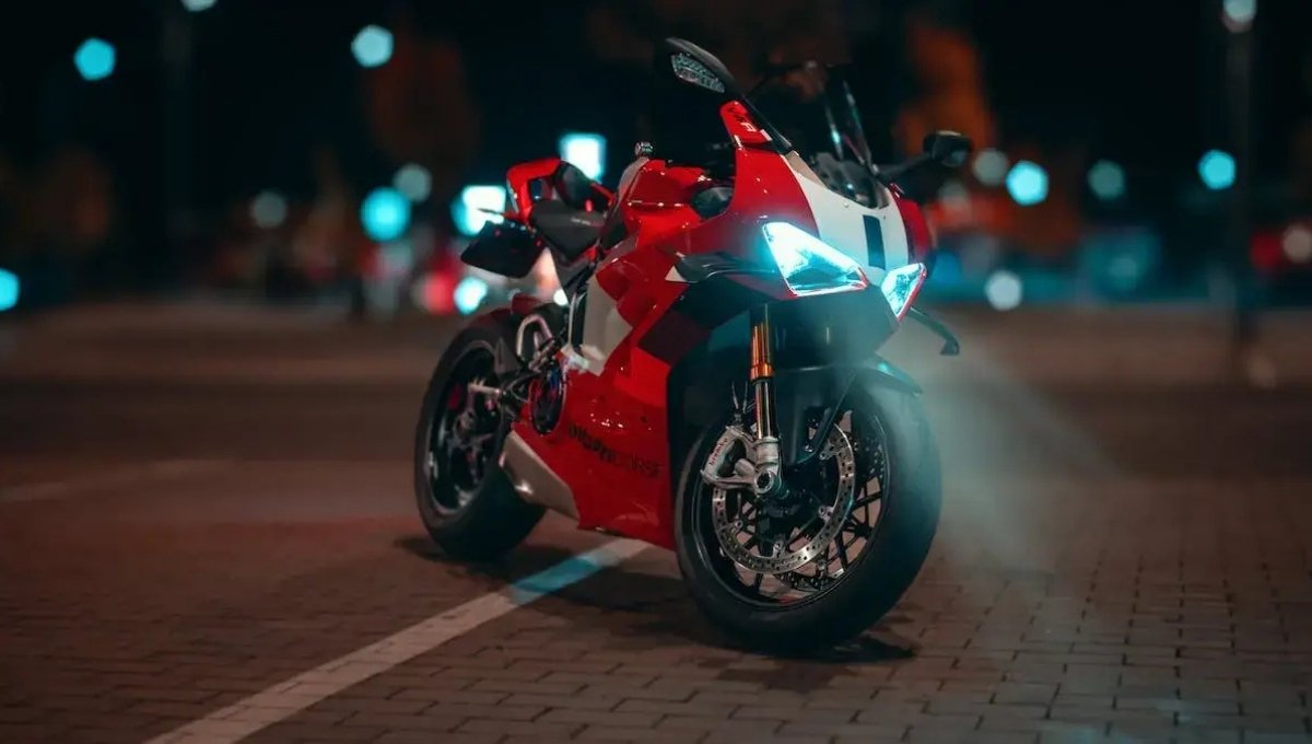 Ducati Panigale V4 R