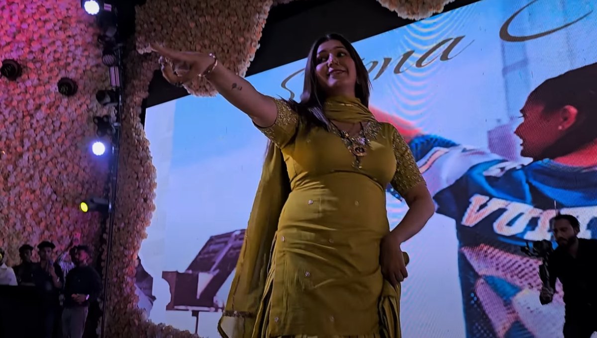 Haryanvi Song: Sapna Choudhary Bhagti Karu Ke Pyar Dance Video Wins Millions of Hearts