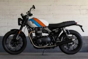 Triumph Speed Twin 900 A Perfect Blend of Classic Style and Modern Power