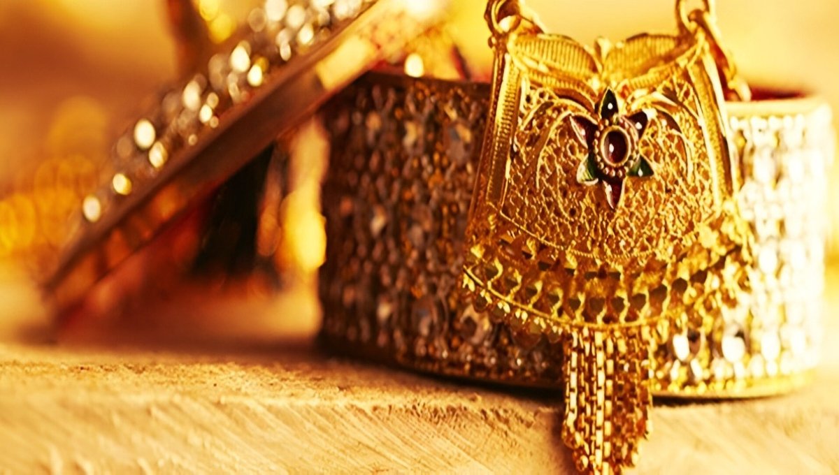 Gold Prices Fall Sharply: 24K Gold Drops ₹36,600 in Just 10 Days