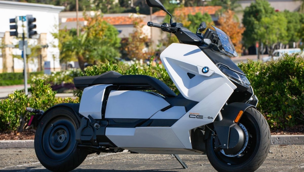 BMW CE 04