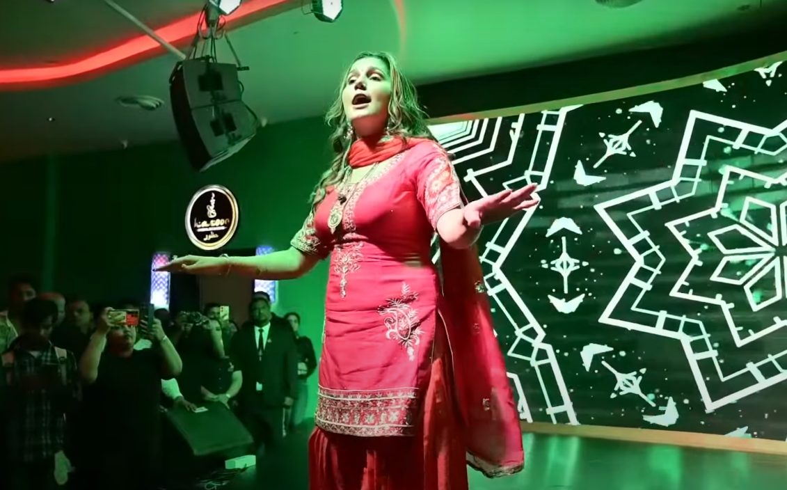Haryanvi Song: Sapna Choudhary Gadar Lights Up the Stage with Powerful Moves and Desi Vibes
