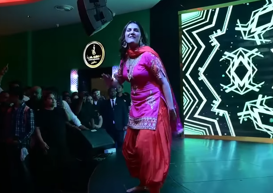 Haryanvi Song: Sapna Choudhary Gadar Lights Up the Stage with Powerful Moves and Desi Vibes