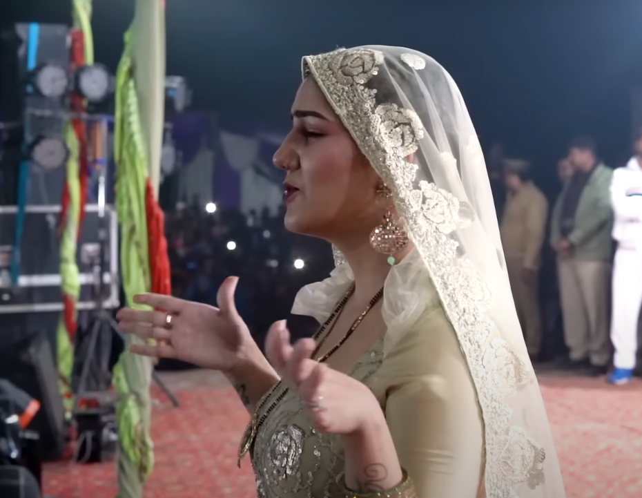 Haryanvi Song: Sapna Choudhary Sets the Stage on Fire with Pani Chhalke in Hardoi