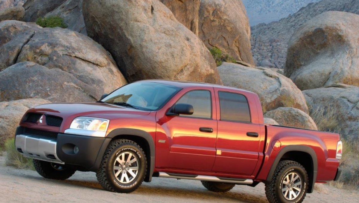 Mitsubishi Raider