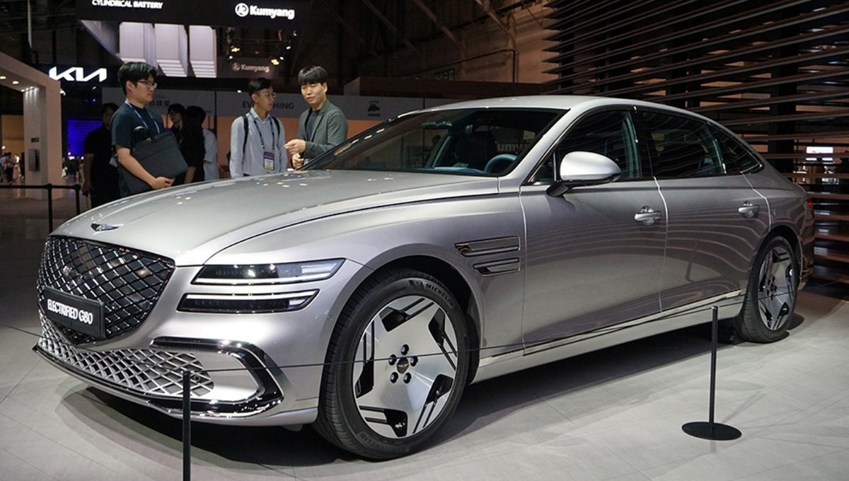  Genesis Electrified G80