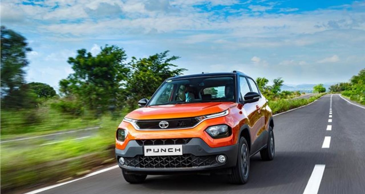 पापा की पहली पसंद आ गई Tata punch धूम मचाने, जाने प्राइस और फीचर्स