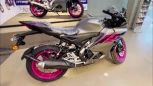 55 kmpl का माइलेज और दमदार फीचर्स के साथ लॉन्च हुई Yamaha R15 V4 जाने कीमत