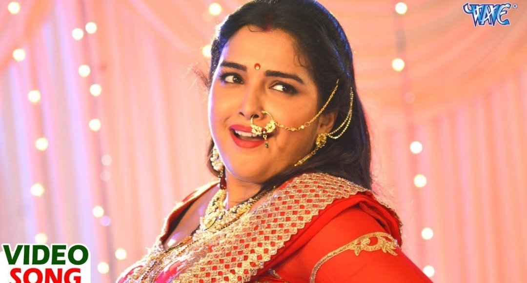 Pawan Singh और Amrapali की जोड़ी का जलवा Rate Diya Butake ने रचा इतिहास