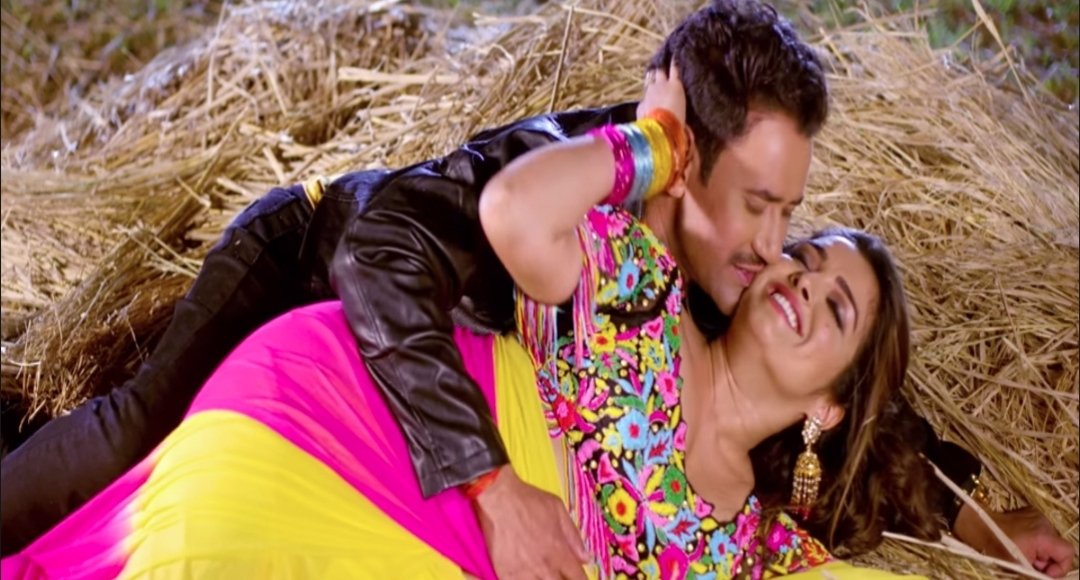 Amrapli और Nirahua की सुपरहॉट केमिस्ट्री देख फैंस हुए क्रेजी वीडियो वायरल