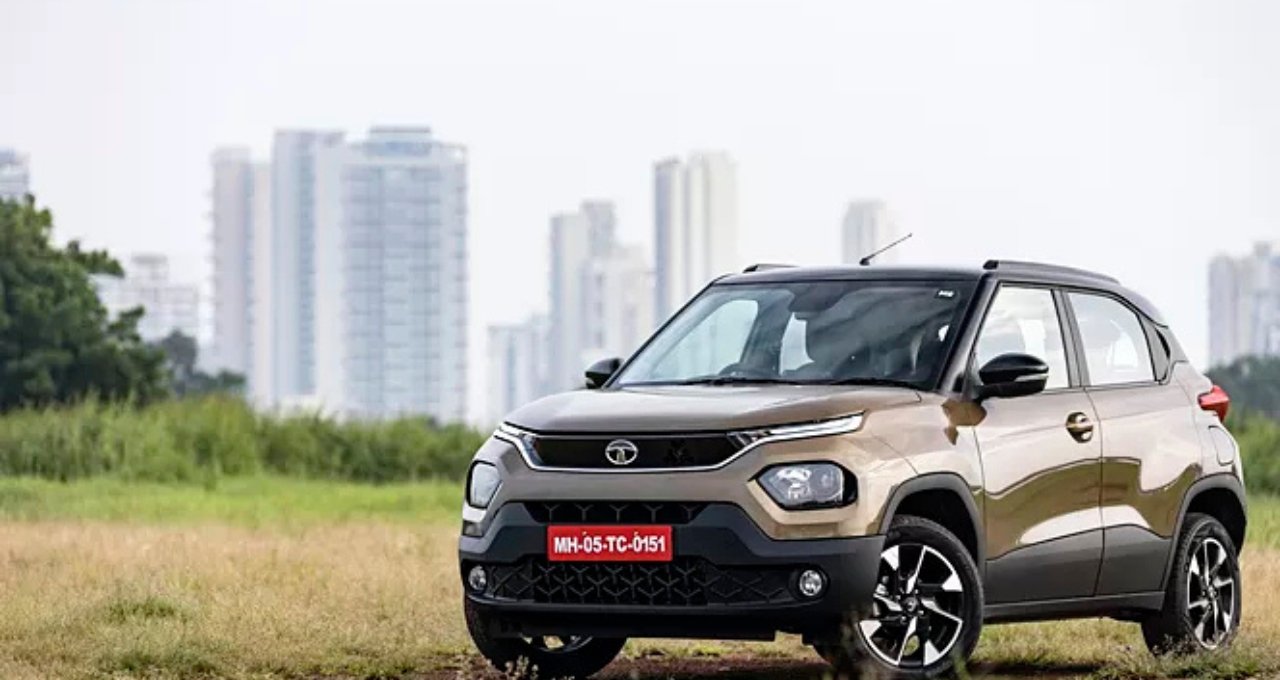 Tata Punch 2025 एडवेंचर लुक और मॉडर्न फीचर्स के साथ लॉन्च की गई है, जो इसे भारतीय सड़कों पर एक बेहतरीन ऑप्शन बनाती है।