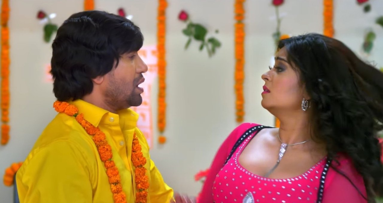 Nirahua और Shubhi Sharma का रोमांस हुआ वायरल देखिए जबरदस्त केमिस्ट्री