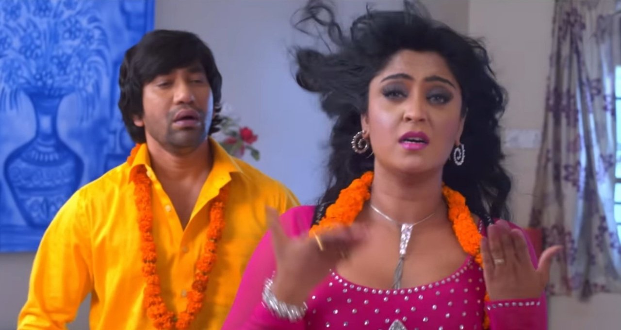 Nirahua और Shubhi Sharma का रोमांस हुआ वायरल देखिए जबरदस्त केमिस्ट्री