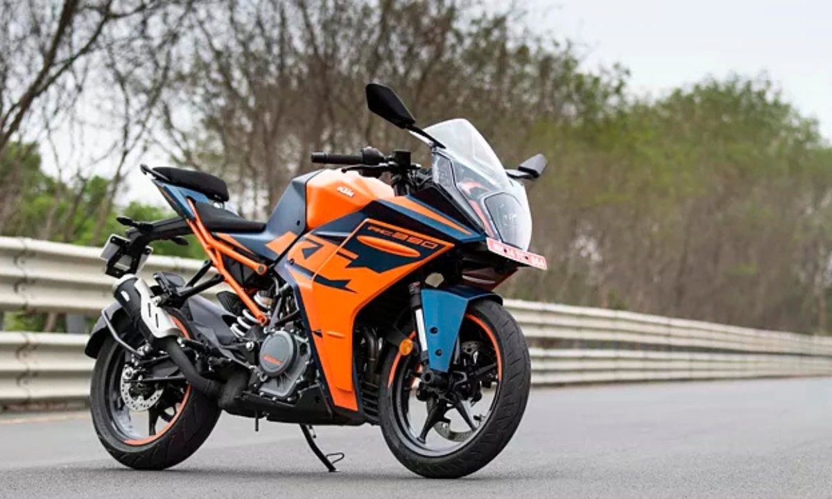 KTM RC 390, दमदार परफॉर्मेंस और रेसिंग DNA वाली सुपरबाइक