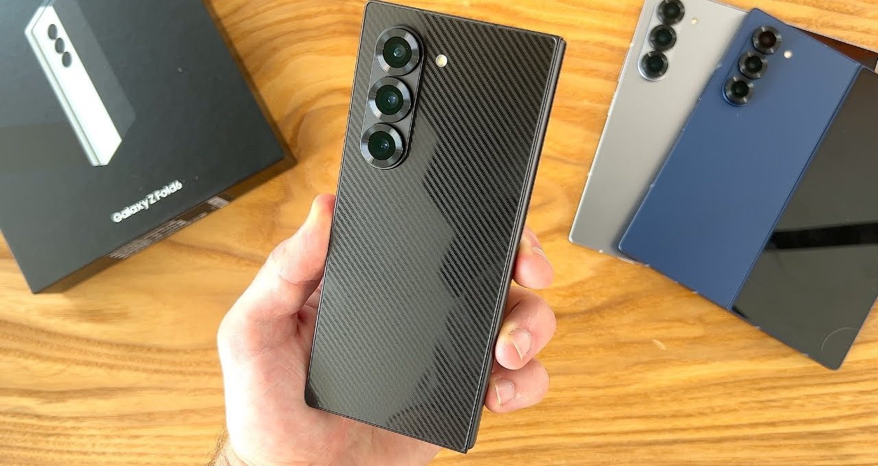 Samsung Galaxy Z Fold स्टाइल पावर और इनोवेशन का परफेक्ट कॉम्बिनेशन
