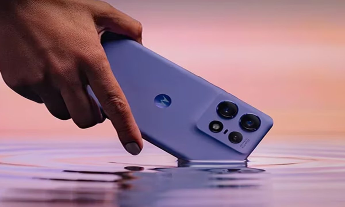 Amazon पर धमाका, Motorola Edge 50 Pro 5G अब भारी छूट के साथ