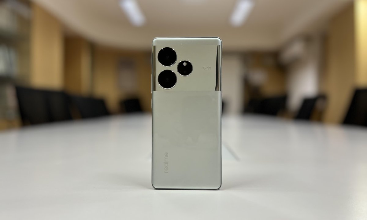 Realme GT 6, दमदार परफॉर्मेंस और शानदार फीचर्स वाला फ्लैगशिप स्मार्टफोन