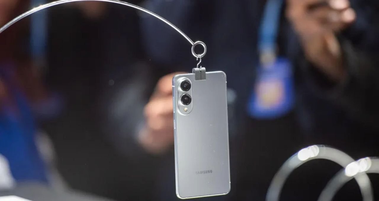 Samsung Galaxy S25 Edge खूबसूरती की नई परिभाषा लेकिन बैटरी लाइफ पर सवाल