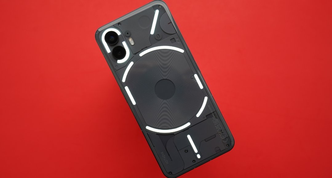 Nothing Phone 2 एक अनोखा स्मार्टफोन जो आपकी दुनिया बदल देगा
