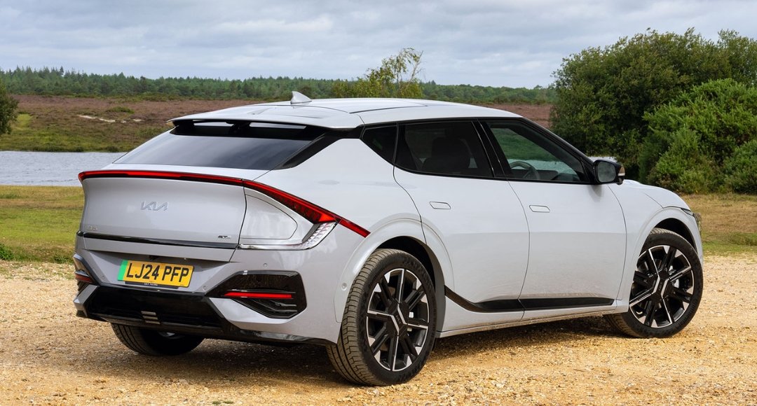 Kia EV6: एक प्रीमियम इलेक्ट्रिक SUV जो आपके दिल को छू लेगी