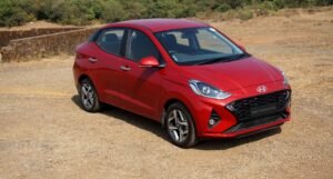 Hyundai Aura: स्टाइल, परफॉर्मेंस और सुरक्षा का परफेक्ट संगम जो हर यात्रा को बनाए खास!