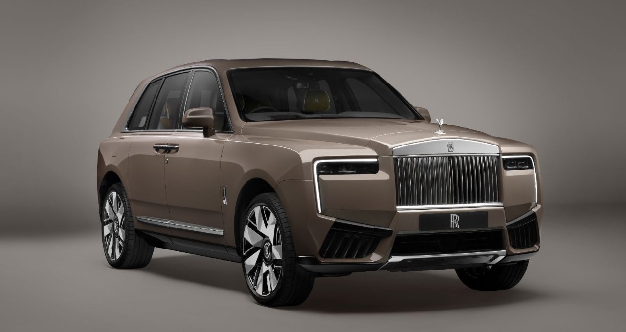 Rolls Royce Cullinan शाही अंदाज़ में सफर का असली अनुभव