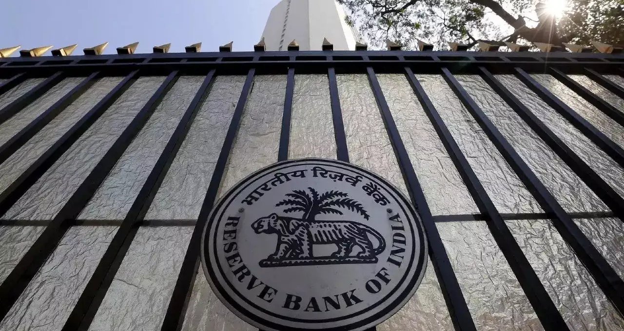 Bank Cheque Rule चेक के पीछे साइन क्यों ज़रूरी होते हैं जानिए वो बातें जो हर बैंक ग्राहक को पता होनी चाहिए