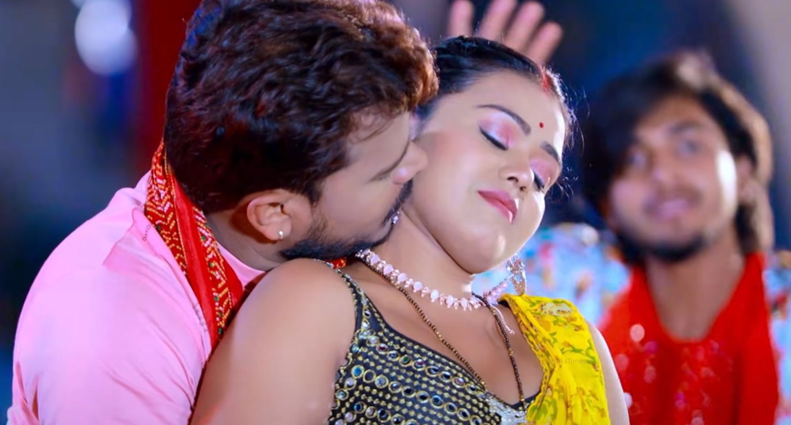 Bhojpuri Song: कुल्फी खियादी पिया Pramod Premi Yadav और Shivani Singh की आवाज़ में एक मीठा भोजपुरी धमाका