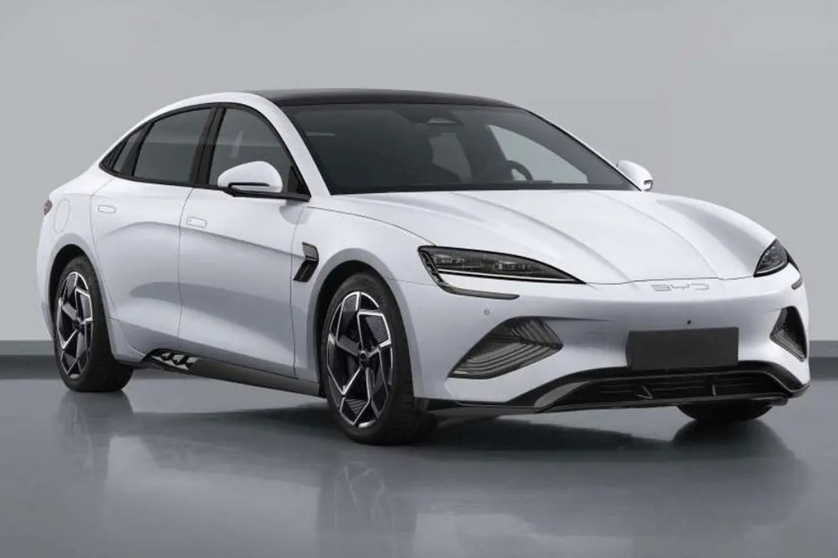 BYD Seal इलेक्ट्रिक कार की दुनिया में आया एक नया तूफान, जो दिल भी जीतता है और रास्ता भी