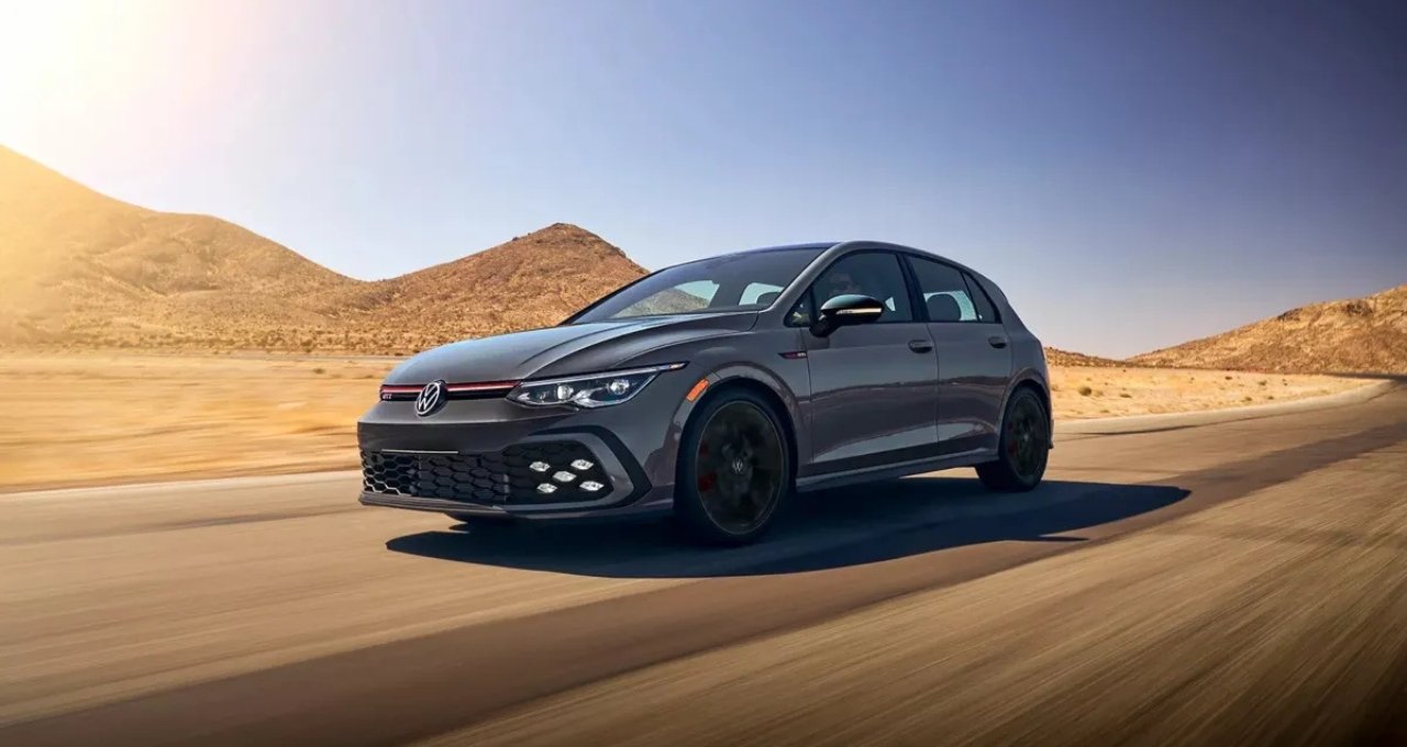 Volkswagen Golf GTI जब परफॉर्मेंस और प्रीमियम फील हो एक साथ, तो दिल बस यही चाहता है