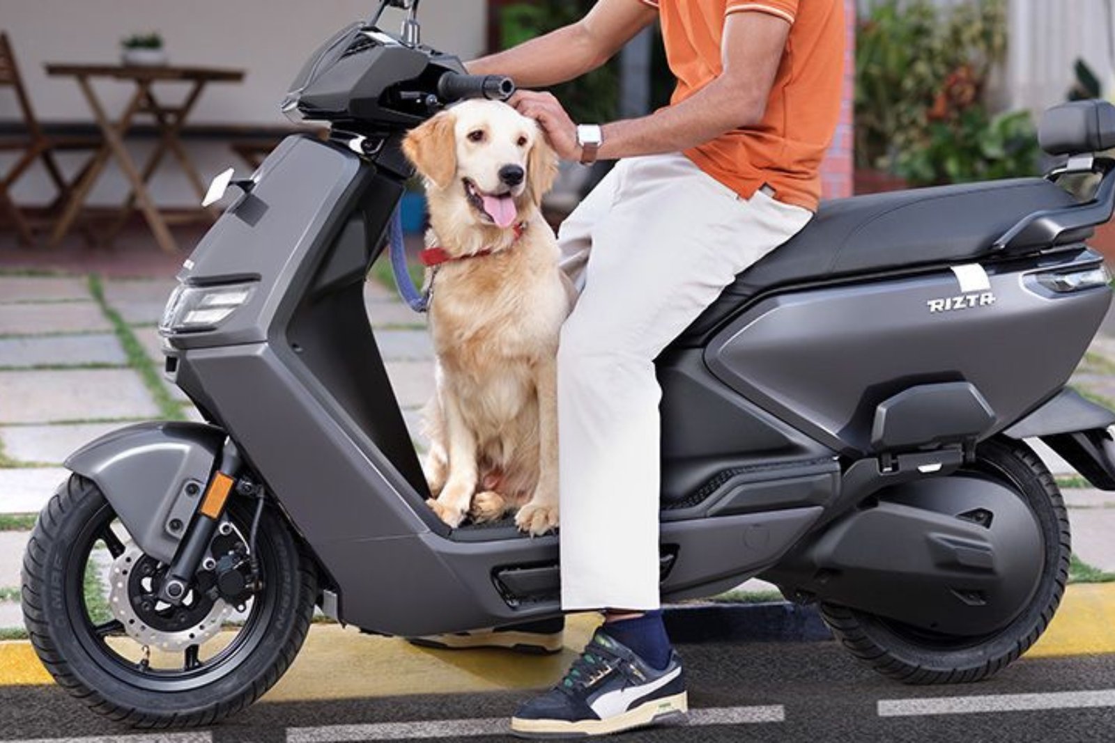 Ather Rizta: फैमिली के लिए बनी ये इलेक्ट्रिक स्कूटर अब सबका दिल जीत रही है