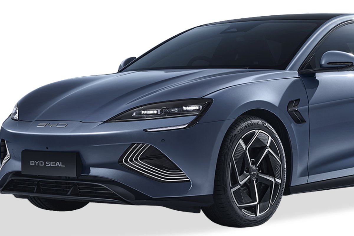 BYD Seal इलेक्ट्रिक कार की दुनिया में आया एक नया तूफान, जो दिल भी जीतता है और रास्ता भी