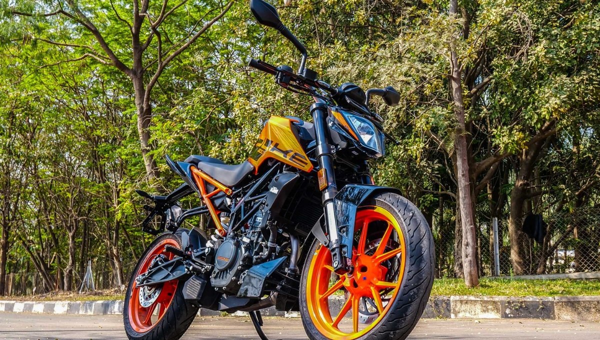  KTM Duke 200: सिर्फ ₹2 लाख में दमदार स्टाइल, रफ्तार और सेफ्टी का परफेक्ट कॉम्बो!