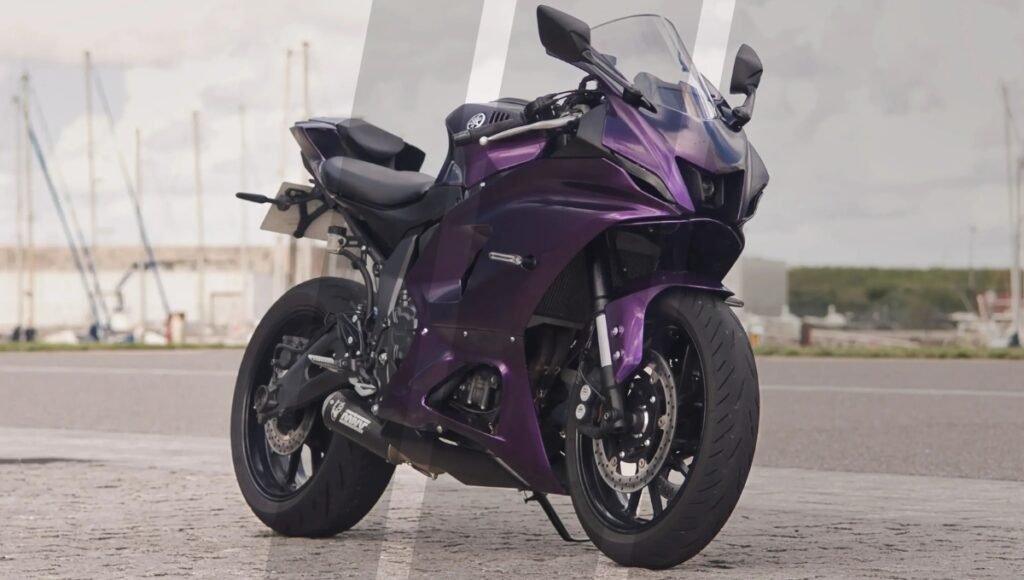 ₹9 लाख की Yamaha R7 बनी राइडर्स की पहली पसंद, जानिए इसकी दमदार खूबियां और माइलेज