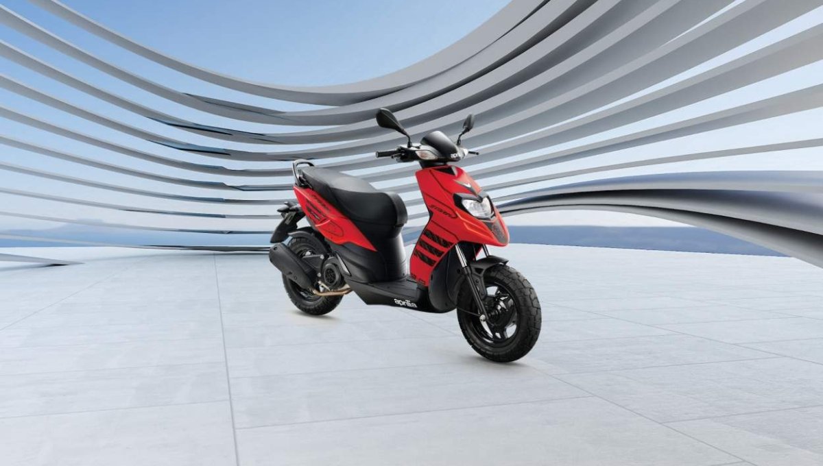 ₹1.14 लाख में मिलेगी 124cc की ताकत और LED लाइट्स वाला जबरदस्त स्कूटर Aprilia SR Storm