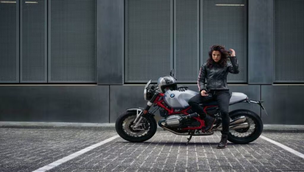 20 लाख की ये सुपरबाइक देती है 115Nm टॉर्क और 19.60kmpl का माइलेज जानिए BMW R 12 nineT की खासियतें