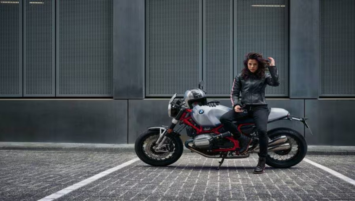 20 लाख की ये सुपरबाइक देती है 115Nm टॉर्क और 19.60kmpl का माइलेज जानिए BMW R 12 nineT की खासियतें