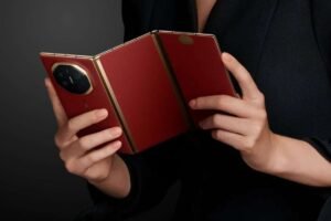 Huawei Mate XT Ultimate: कॉलेज स्टूडेंट्स का नया स्टाइल स्टेटमेंट