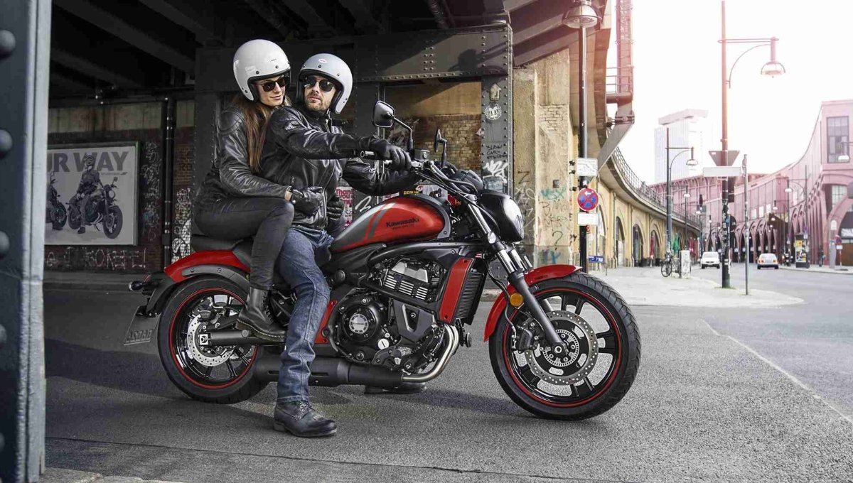 Kawasaki Vulcan S 649cc क्रूज़र बाइक: बेहतरीन पावर, डुअल चैनल ABS और डिजिटल फीचर्स के साथ, कीमत ₹7,50,000
