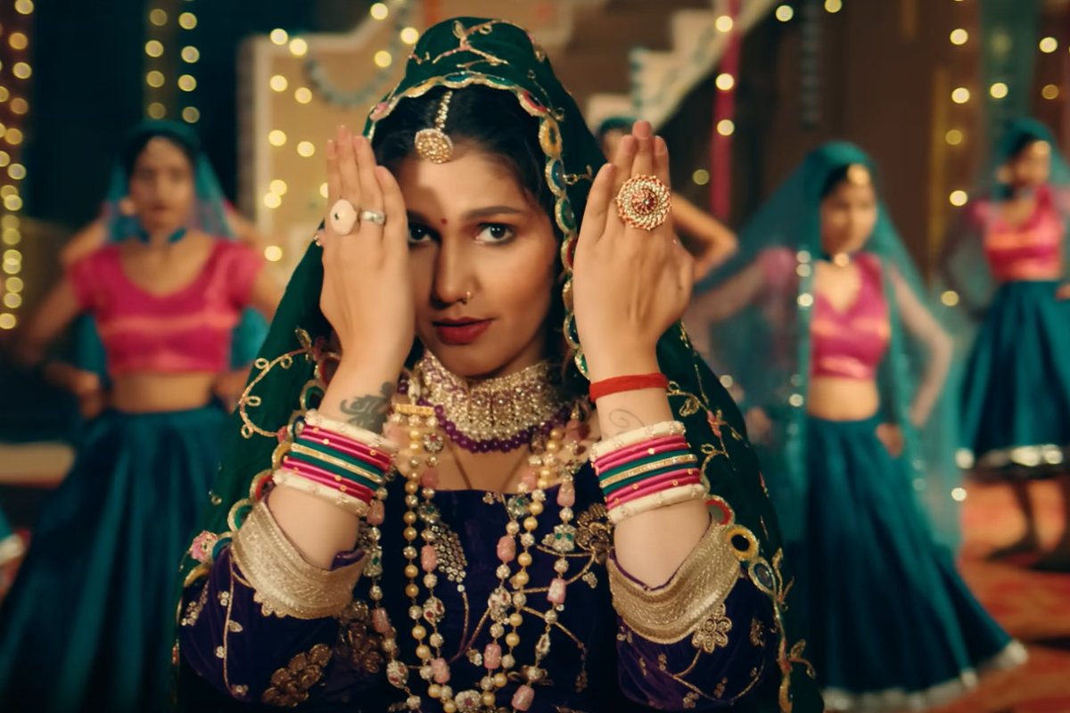 Haryanvi Song: जब Sapna Choudhary चली हलवे हलवे हर दिल को छू लेने वाला गाना