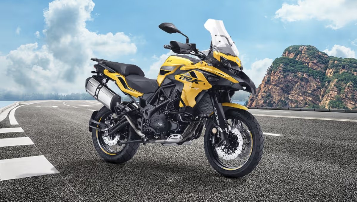 ₹5.85 लाख की इस बाइक में क्या है खास जानिए Benelli TRK 502 के पावरफुल फीचर्स