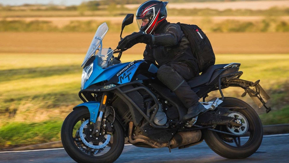 ₹5.29 लाख की CFMoto 650MT दमदार 649cc इंजन और एडवांस फीचर्स वाली टूरिंग बाइक