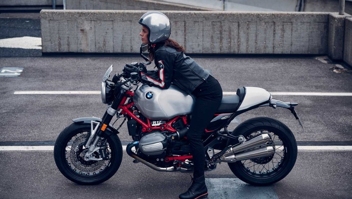 20 लाख की ये सुपरबाइक देती है 115Nm टॉर्क और 19.60kmpl का माइलेज जानिए BMW R 12 nineT की खासियतें
