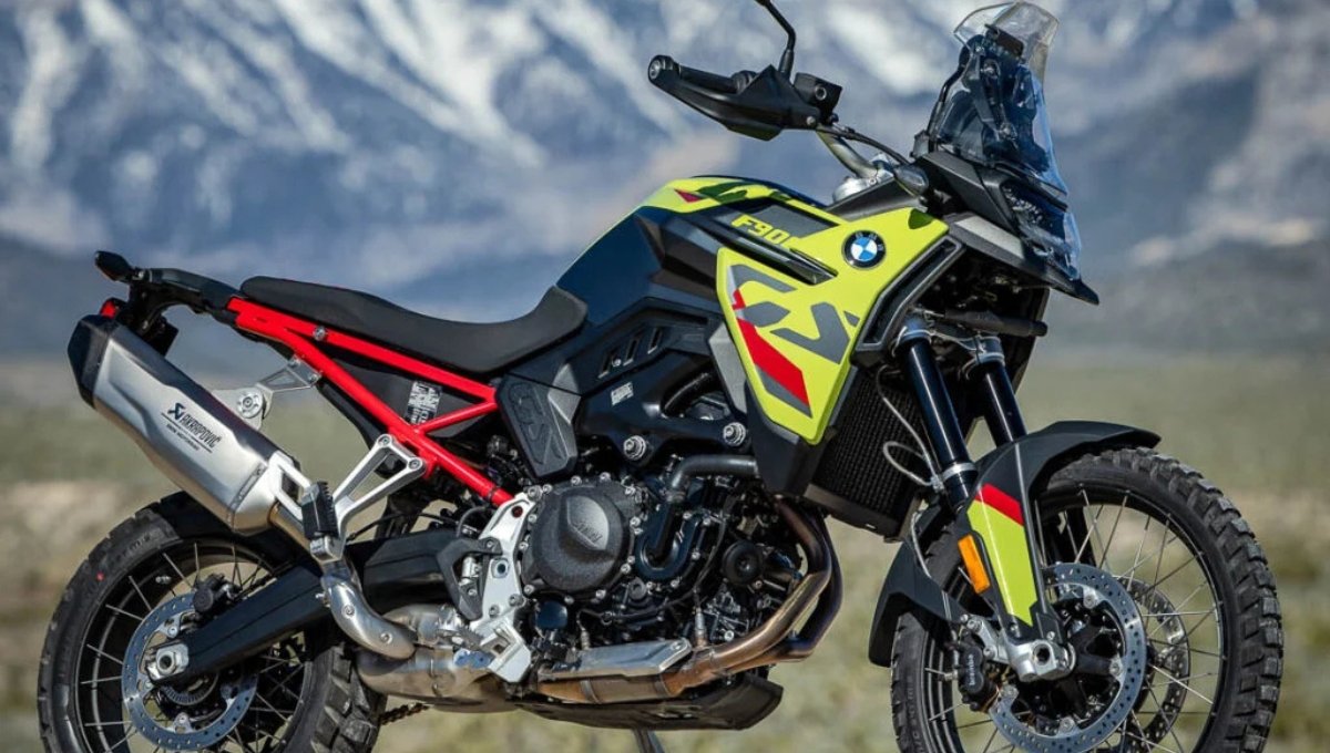 BMW F 900 GS: ₹13 लाख की इस पावरफुल बाइक में मिलते हैं Cruise Control, Bluetooth और Dual ABS जैसे धांसू फीचर्स