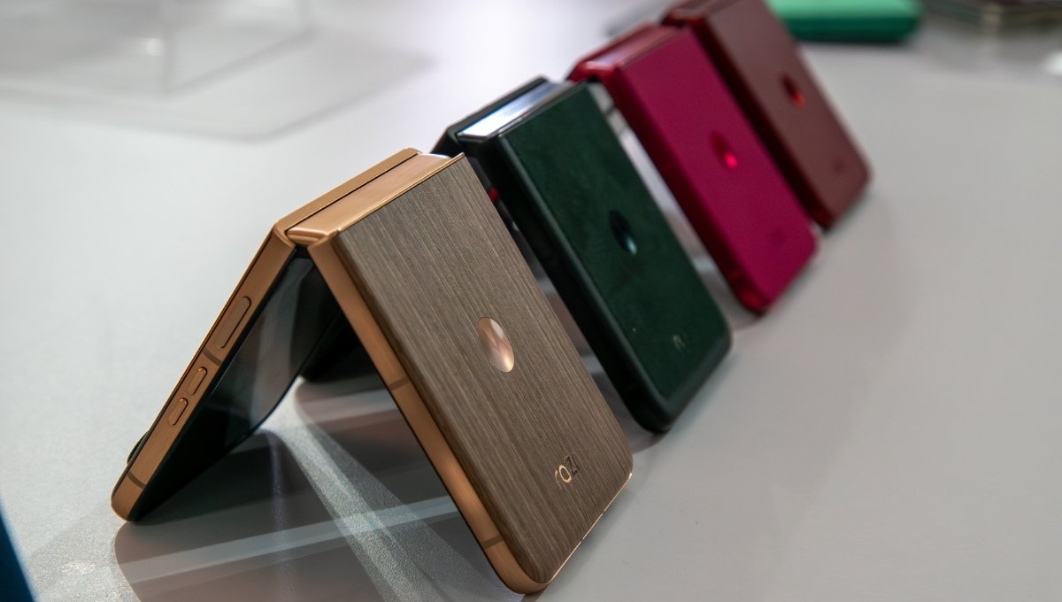 Motorola Razr 2025: ₹70,000 में फोल्ड हो जाने वाला जादू, दमदार फीचर्स के साथ स्टाइलिश लुक