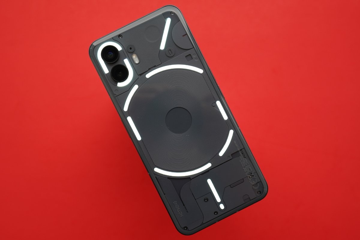 Nothing Phone 2 एक ऐसा स्मार्टफोन जो सादगी में भी कमाल कर जाए