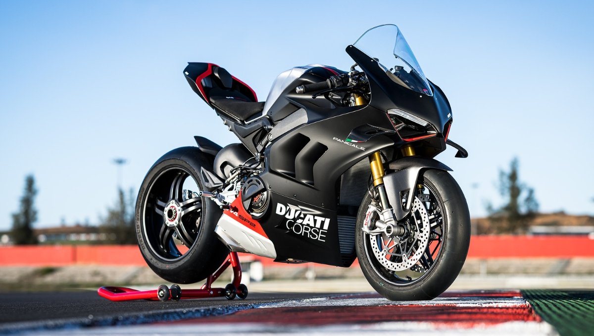  Ducati Panigale V4: ₹27.41 लाख की सुपरबाइक जो बनाए हर राइड को रेसट्रैक जैसा