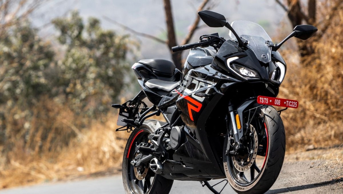 ₹2.65 लाख की Keeway K300 R जानिए क्यों यह स्पोर्ट्स बाइक युवाओं की पहली पसंद बन रही है